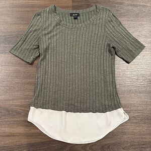 Alyx Short Sleeve Ribbed Top in Olive and Cream